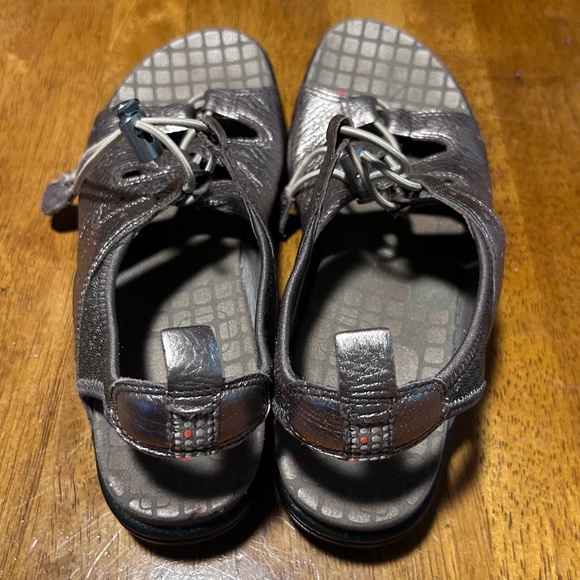 ECCO Bluma Toggle Pewter Metallic Comfort Walking Sandals | Size US 8 / EU 39 - Picture 6 of 12